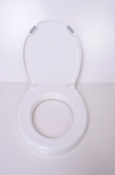 UF TOILET SEAT WITH ADJUSTABLE HEIGHT